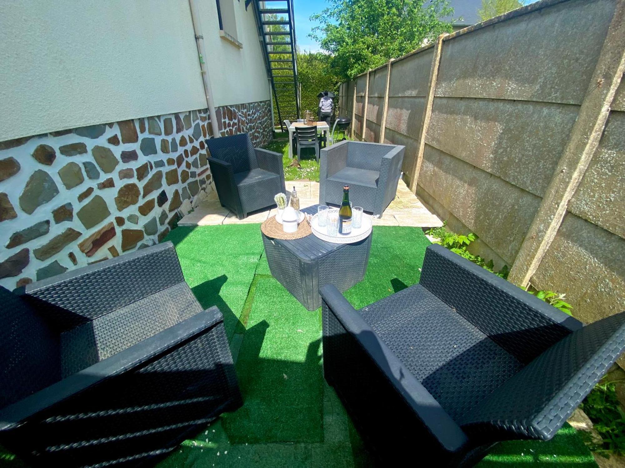 Une Ambiance Cosy Avec Jardin Privatif Nassandres Kültér fotó